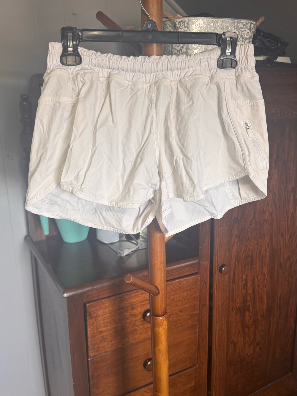 🤍 Lululemon White Speed Up Style Running Shorts — Size 10